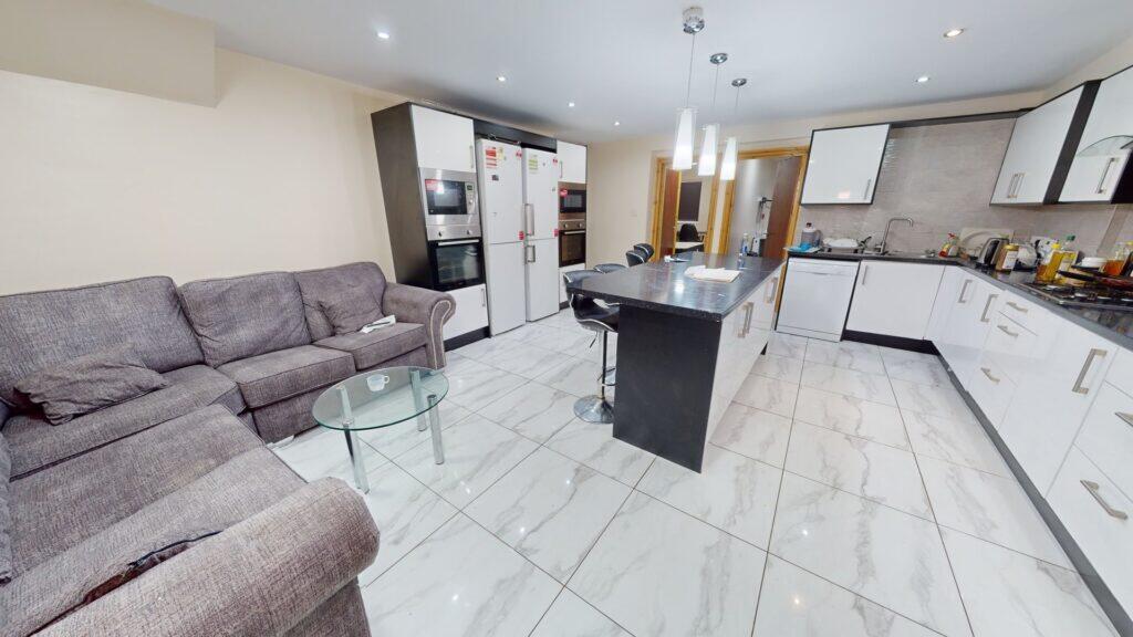 6 bed Detached for rent in Birmingham. From Easy Lettings (Birmingham) Ltd - Birmingham