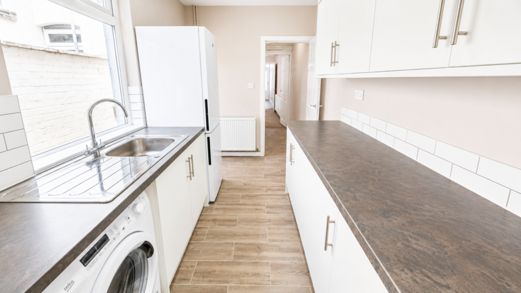 4 bed Detached for rent in Birmingham. From Easy Lettings (Birmingham) Ltd - Birmingham 4 bed Detached for rent in Birmingham. From Easy Lettings (Birmingham) Ltd - Birmingham