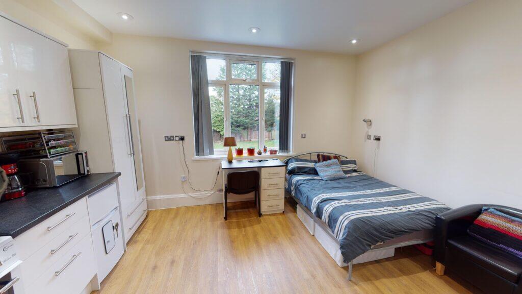 4 bed Studio for rent in Birmingham. From Easy Lettings (Birmingham) Ltd - Birmingham 4 bed Studio for rent in Birmingham. From Easy Lettings (Birmingham) Ltd - Birmingham