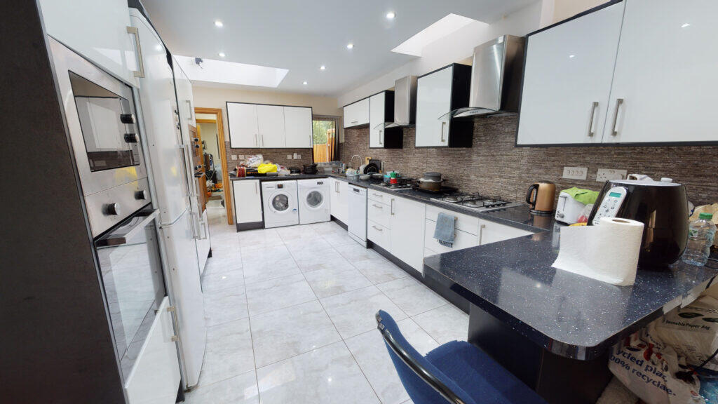 6 bed Detached for rent in Birmingham. From Easy Lettings (Birmingham) Ltd - Birmingham 6 bed Detached for rent in Birmingham. From Easy Lettings (Birmingham) Ltd - Birmingham