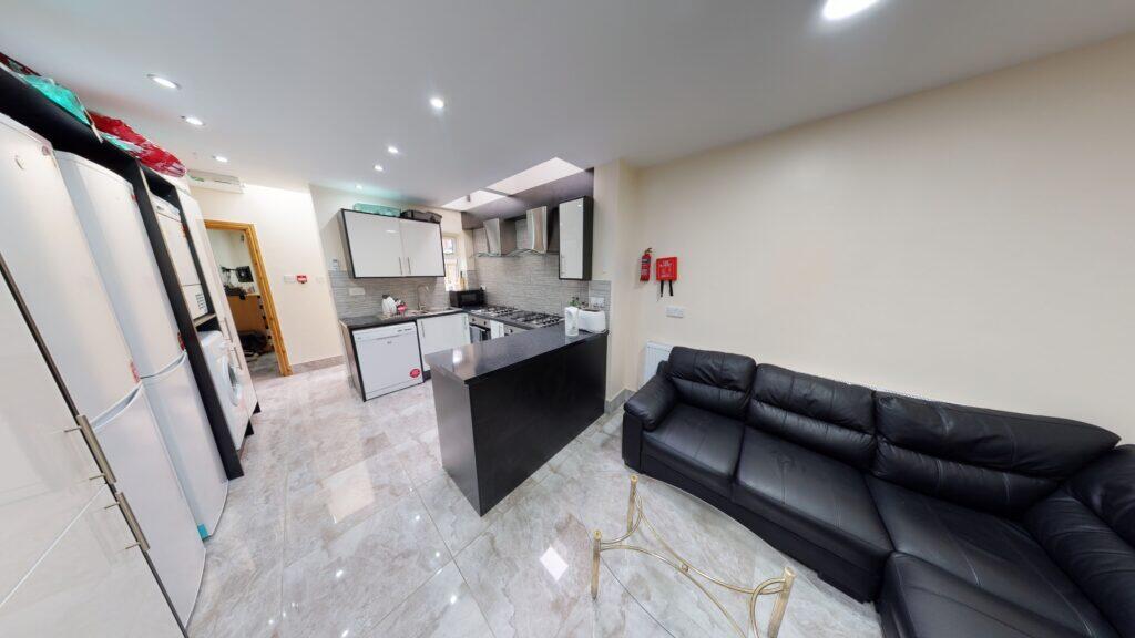 6 bed Detached for rent in Birmingham. From Easy Lettings (Birmingham) Ltd - Birmingham 6 bed Detached for rent in Birmingham. From Easy Lettings (Birmingham) Ltd - Birmingham
