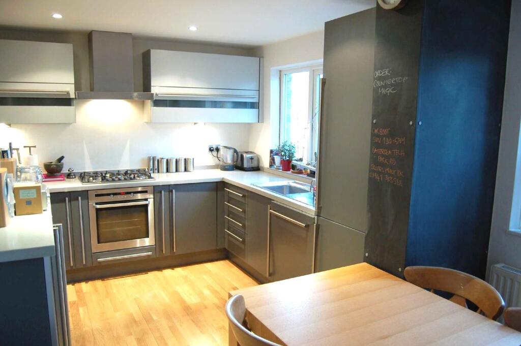 3 bed Mid Terraced House for rent in Merton. From eddisonwhite - Merton - Sales & Lettings