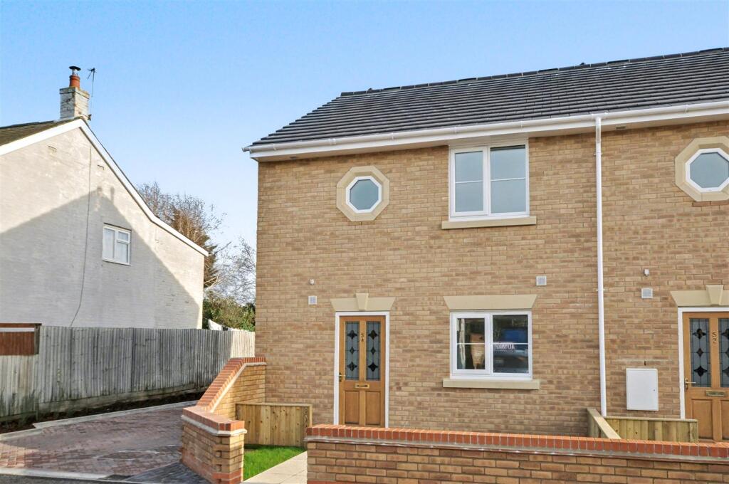 3 bed End of Terrace for rent in Braintree. From Elwell Taylor - Chelmsford 3 bed End of Terrace for rent in Braintree. From Elwell Taylor - Chelmsford