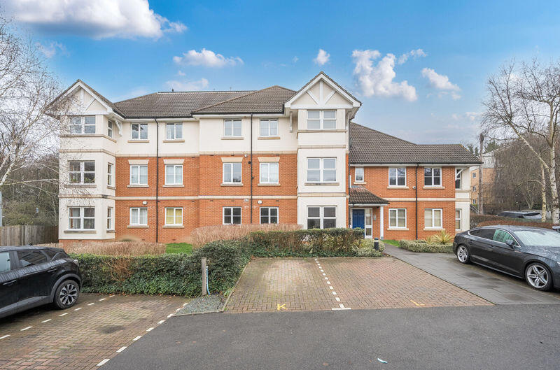 2 bed 1st Floor Flat for rent in Purley. From Frost Estate Agents