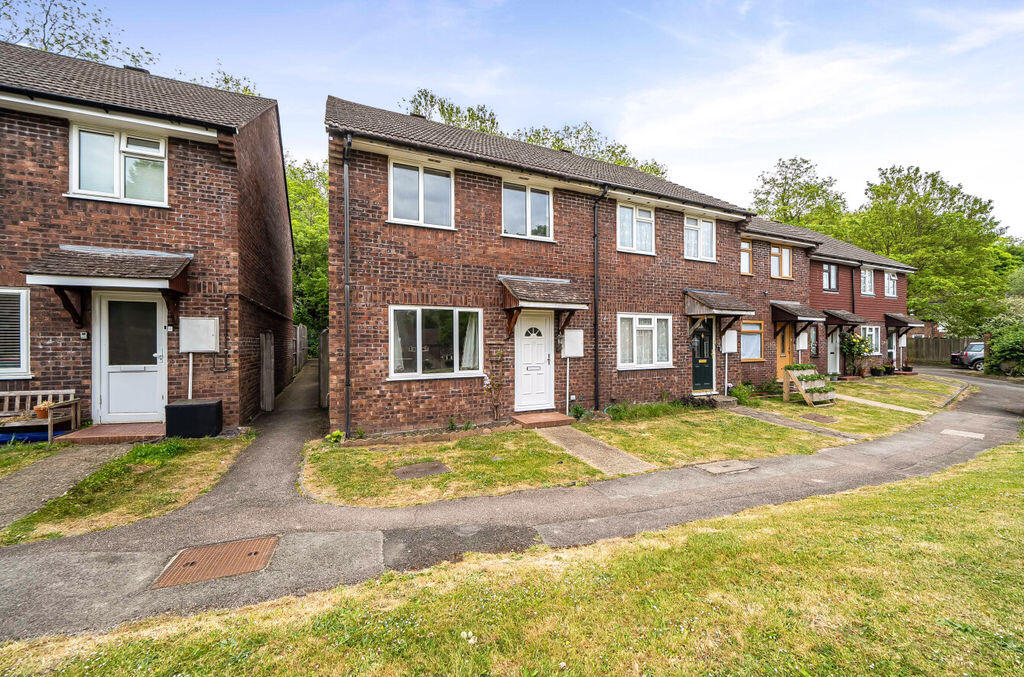 2 bed End of Terrace for rent in Whyteleafe. From Frost Estate Agents 2 bed End of Terrace for rent in Whyteleafe. From Frost Estate Agents