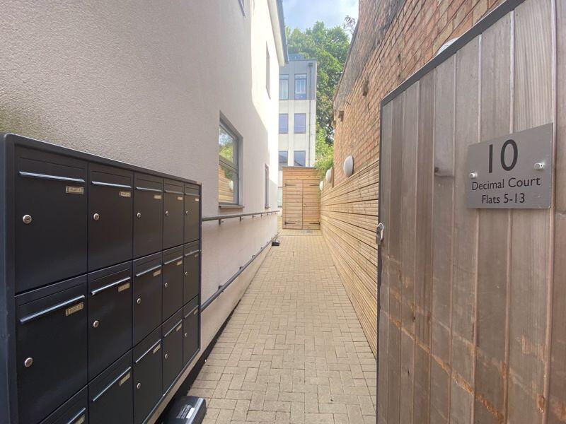 2 bed 1st Floor Flat for rent in Purley. From Frost Estate Agents