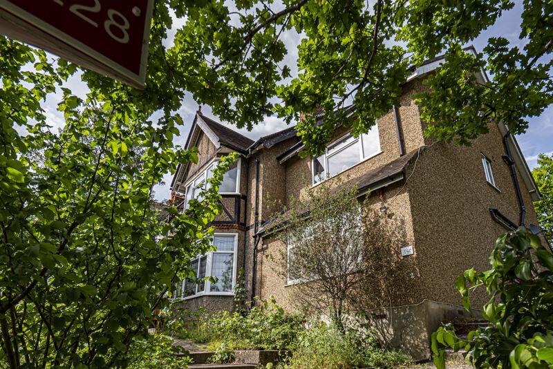 2 bed 1st Floor Flat for rent in Purley. From Frost Estate Agents 2 bed 1st Floor Flat for rent in Purley. From Frost Estate Agents