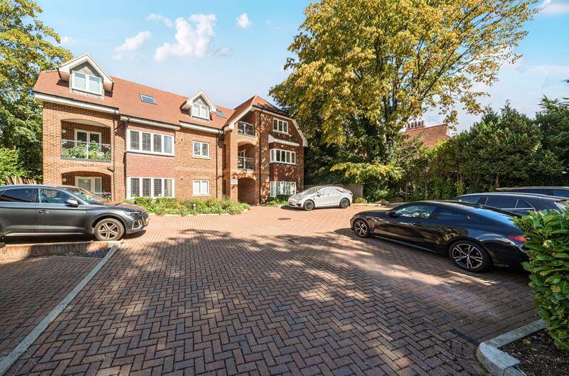 3 bed Apartment for rent in Purley. From Frost Estate Agents 3 bed Apartment for rent in Purley. From Frost Estate Agents
