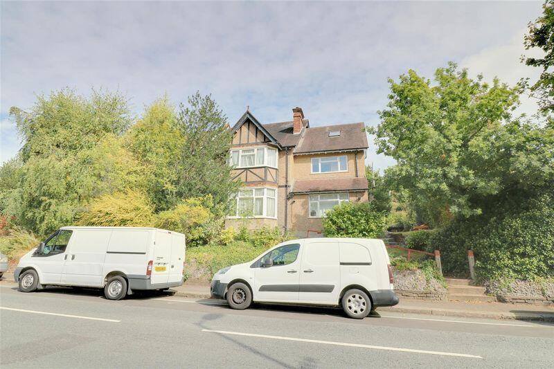 4 bed 1st Floor Flat for rent in Purley. From Frost Estate Agents 4 bed 1st Floor Flat for rent in Purley. From Frost Estate Agents