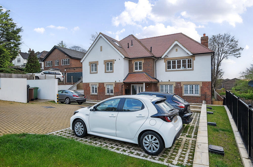 2 bed Apartment for rent in Purley. From Frost Estate Agents