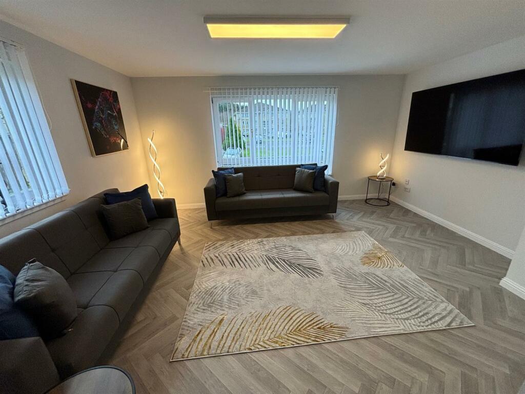 2 bed 1st Floor Flat for rent in Plains. From Empire Property - Wishaw