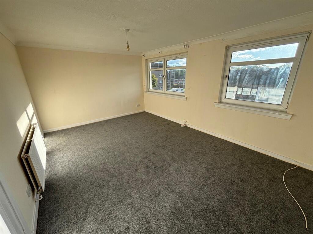 3 bed 1st Floor Flat for rent in Wishaw. From Empire Property - Wishaw