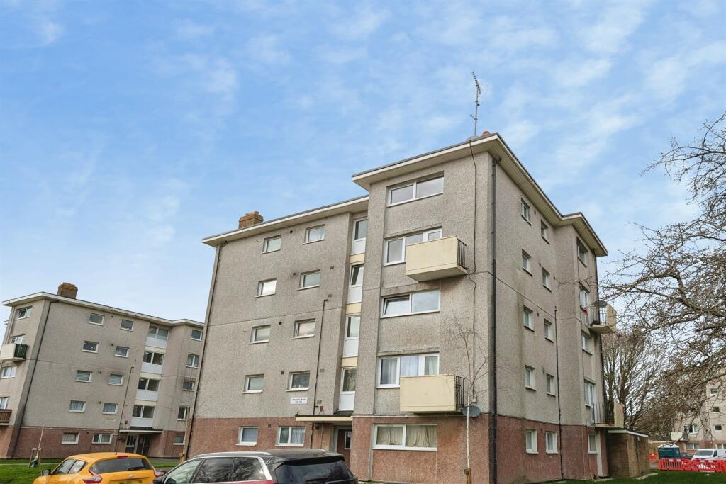 3 bed 1st Floor Flat for rent in Rownhams. From Enfields - Southampton