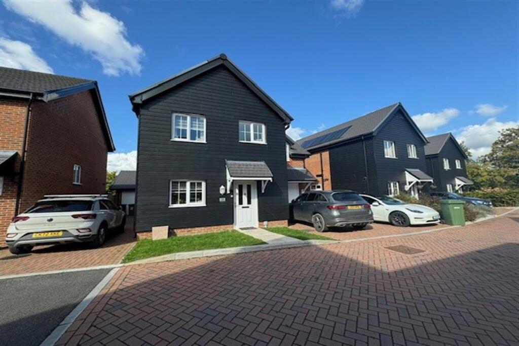 4 bed Detached for rent in Horton Heath. From Enfields - Southampton 4 bed Detached for rent in Horton Heath. From Enfields - Southampton