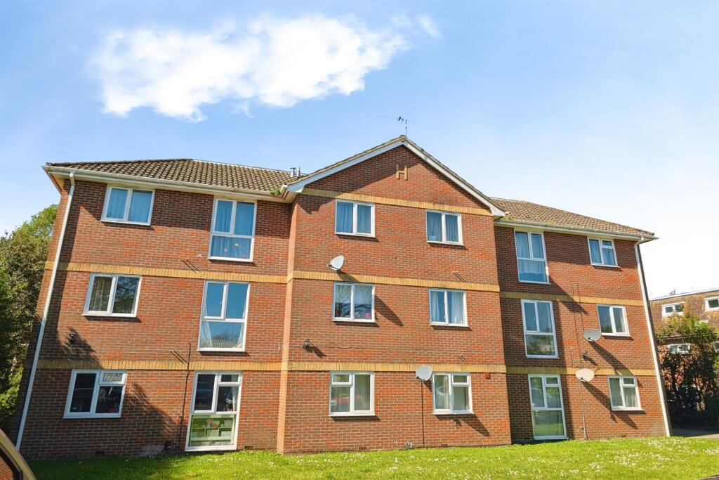 1 bed 1st Floor Flat for rent in Butlocks Heath. From Enfields - Southampton