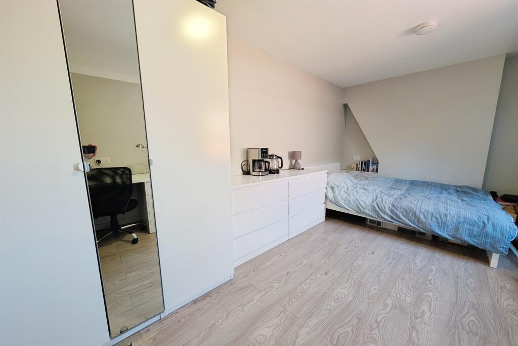 1 bed 1st Floor Flat for rent in Eastleigh. From Enfields - Southampton