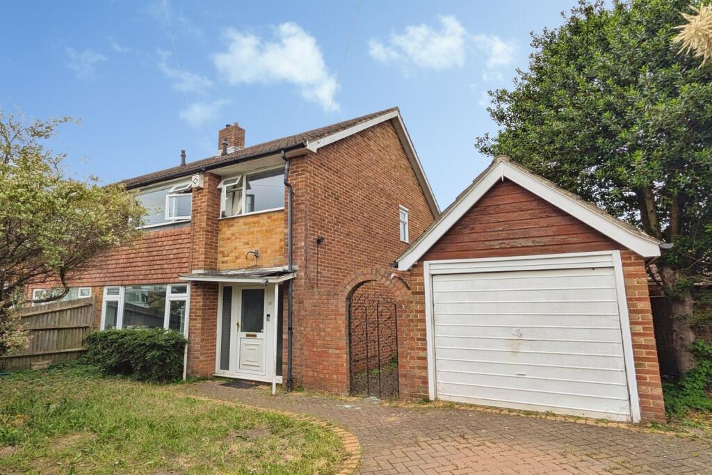 3 bed Not Specified for rent in Rownhams. From Enfields - Southampton 3 bed Not Specified for rent in Rownhams. From Enfields - Southampton