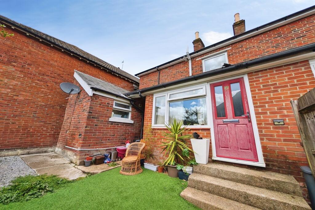2 bed Apartment for rent in Rownhams. From Enfields - Southampton 2 bed Apartment for rent in Rownhams. From Enfields - Southampton