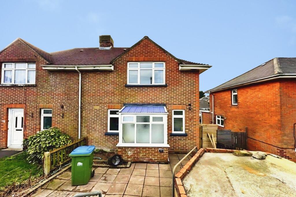 3 bed 1st Floor Flat for rent in Rownhams. From Enfields - Southampton
