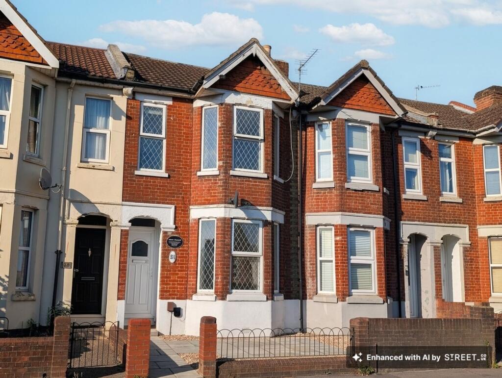 3 bed Mid Terraced House for rent in Rownhams. From Enfields - Southampton 3 bed Mid Terraced House for rent in Rownhams. From Enfields - Southampton
