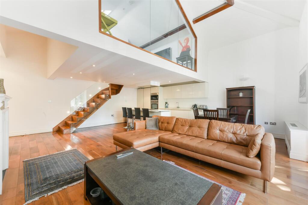 3 bed Apartment for rent in Wimbledon. From Fuller Gilbert & Co - Wimbledon 3 bed Apartment for rent in Wimbledon. From Fuller Gilbert & Co - Wimbledon