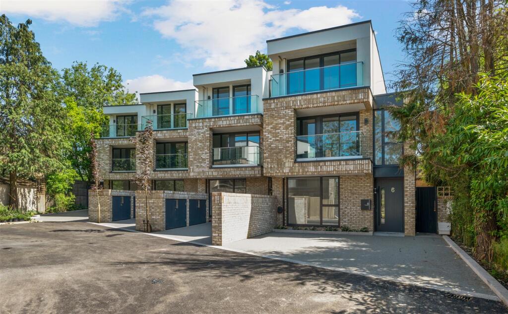 4 bed Detached for rent in Wimbledon. From Fuller Gilbert & Co - Wimbledon