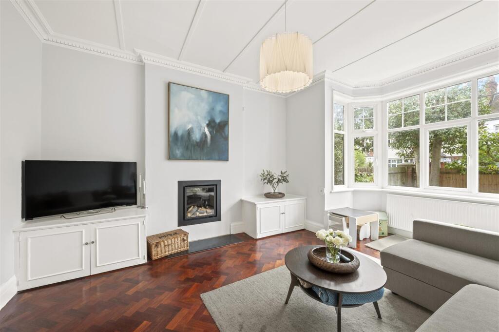 3 bed Mid Terraced House for rent in New Malden. From Fuller Gilbert & Co - Wimbledon 3 bed Mid Terraced House for rent in New Malden. From Fuller Gilbert & Co - Wimbledon
