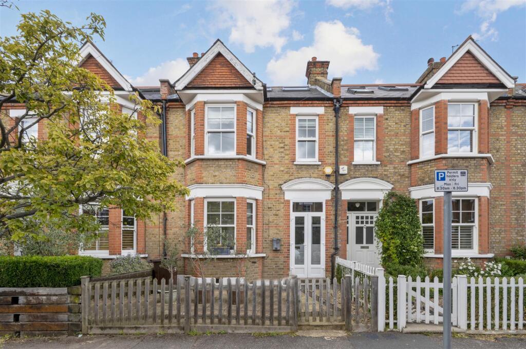 4 bed Mid Terraced House for rent in Wimbledon. From Fuller Gilbert & Co - Wimbledon