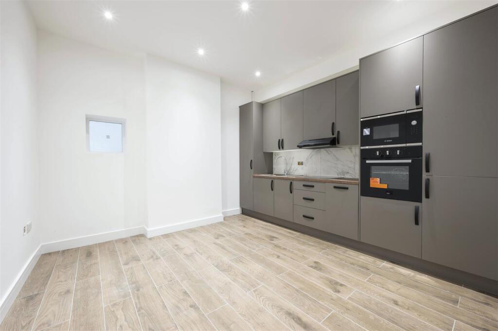 1 bed Apartment for rent in New Malden. From Fuller Gilbert & Co - Wimbledon
