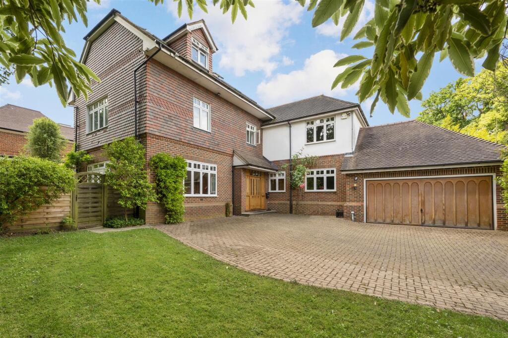 6 bed Detached for rent in London. From Fuller Gilbert & Co - Wimbledon 6 bed Detached for rent in London. From Fuller Gilbert & Co - Wimbledon