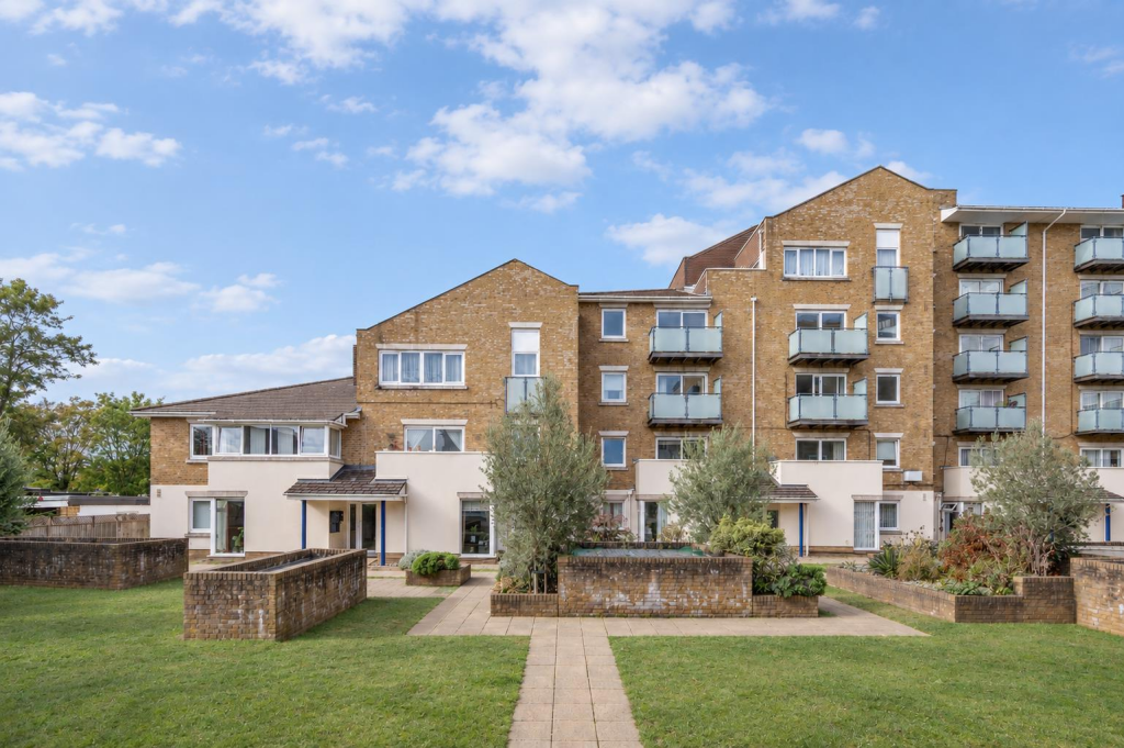 2 bed 1st Floor Flat for rent in London. From Fuller Gilbert & Co - Wimbledon