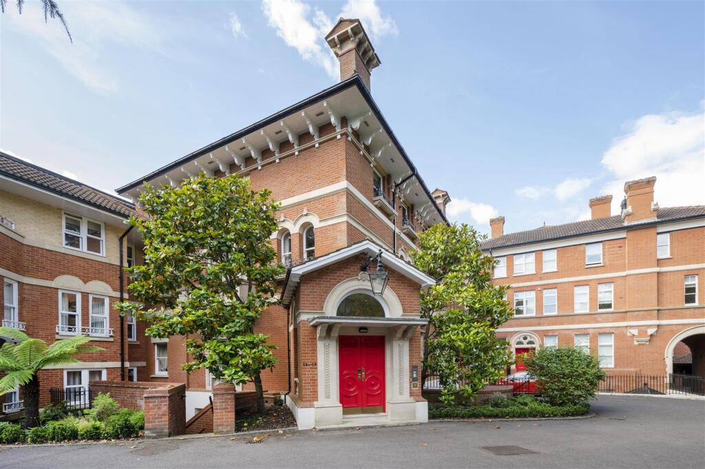 3 bed Apartment for rent in Wimbledon. From Fuller Gilbert & Co - Wimbledon