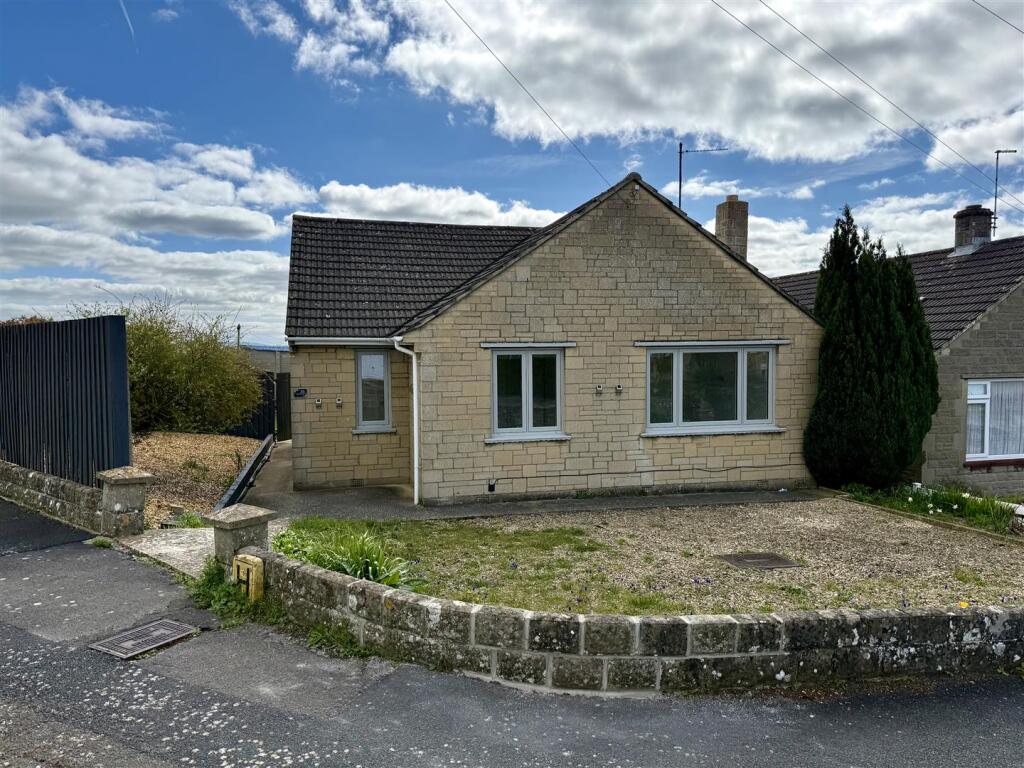 3 bed Bungalow for rent in Chippenham. From F1rst move - Chippenham