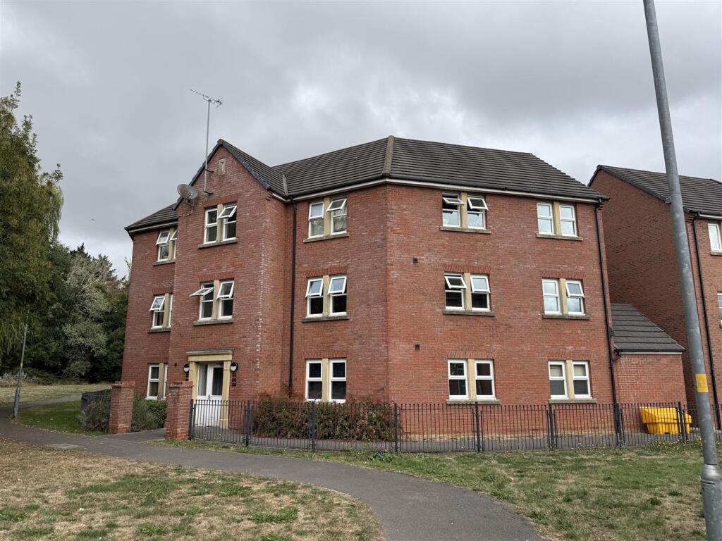 2 bed Apartment for rent in Kington St Michael. From F1rst move - Chippenham