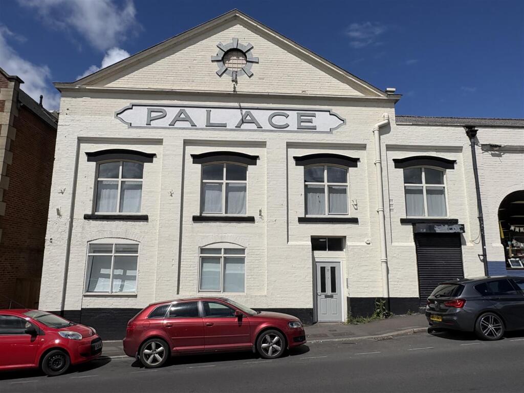 1 bed Apartment for rent in Chippenham. From F1rst move - Chippenham