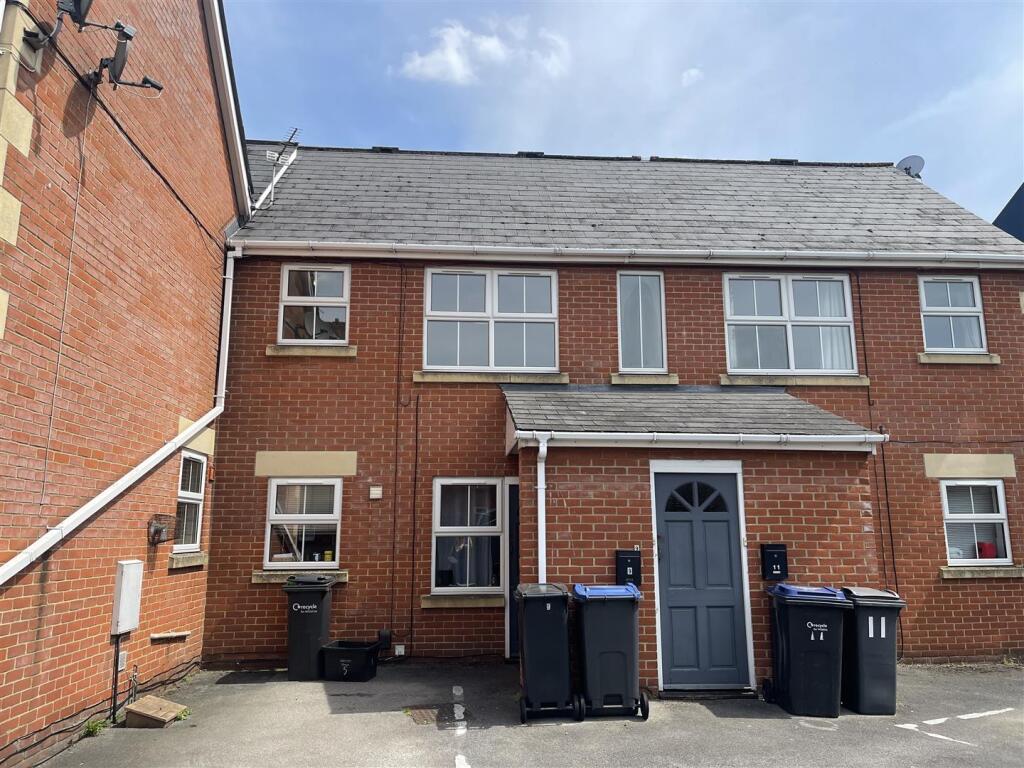 1 bed 1st Floor Flat for rent in Melksham. From F1rst move - Chippenham