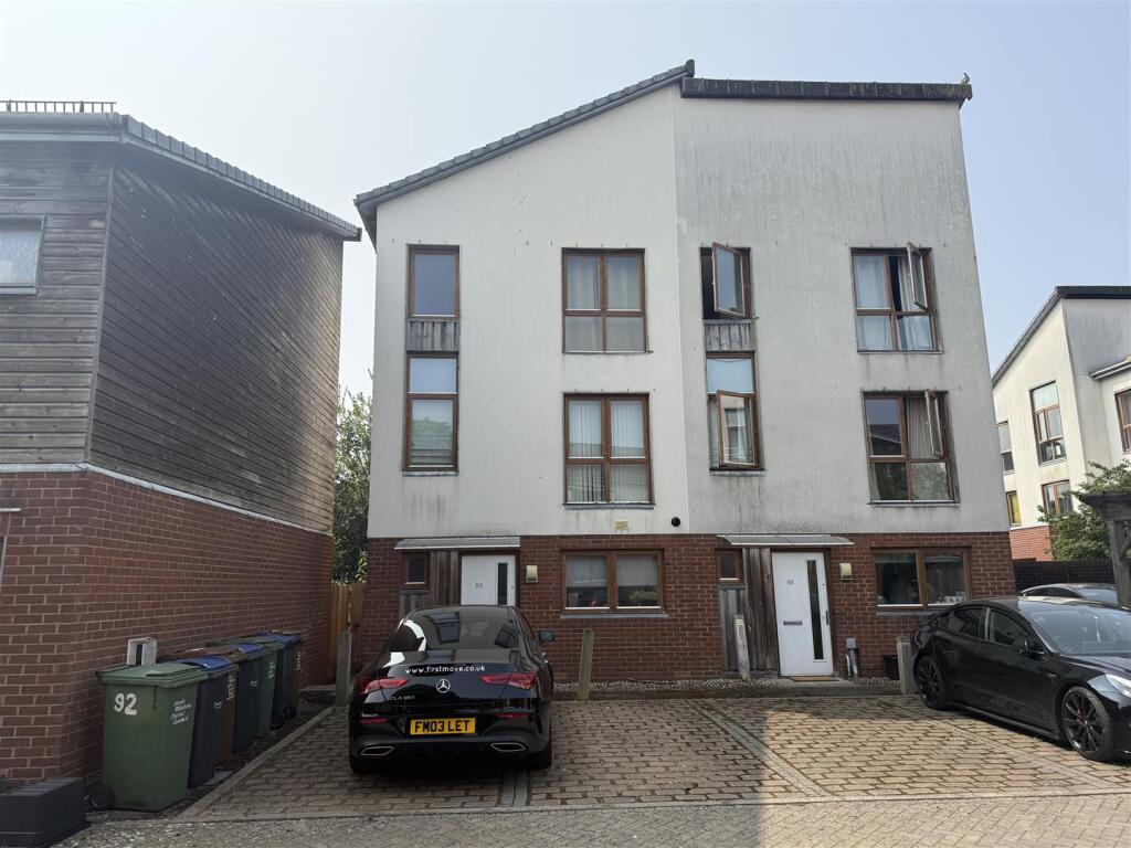 4 bed Town House for rent in Chippenham. From F1rst move - Chippenham