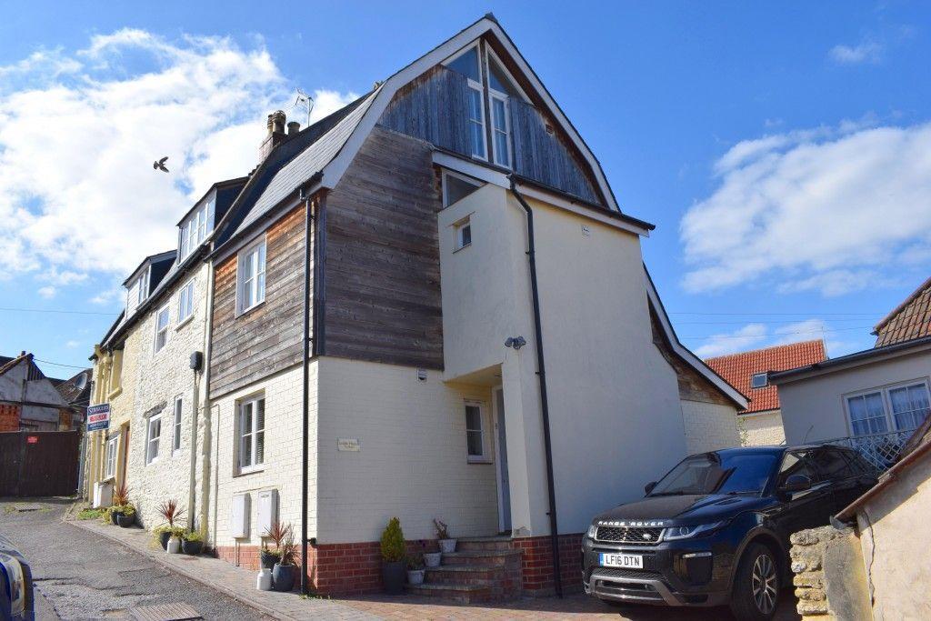 4 bed Semi Detached for rent in Chippenham. From F1rst move - Chippenham