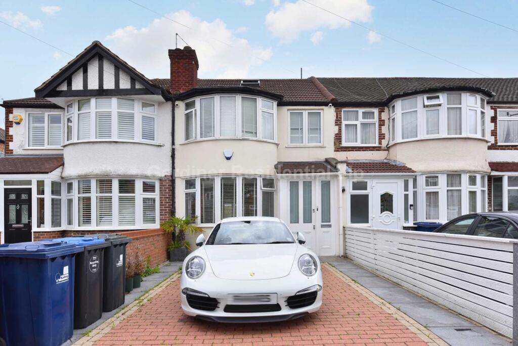 4 bed Mid Terraced House for rent in Greenford. From Gardiner Residential - Ealing