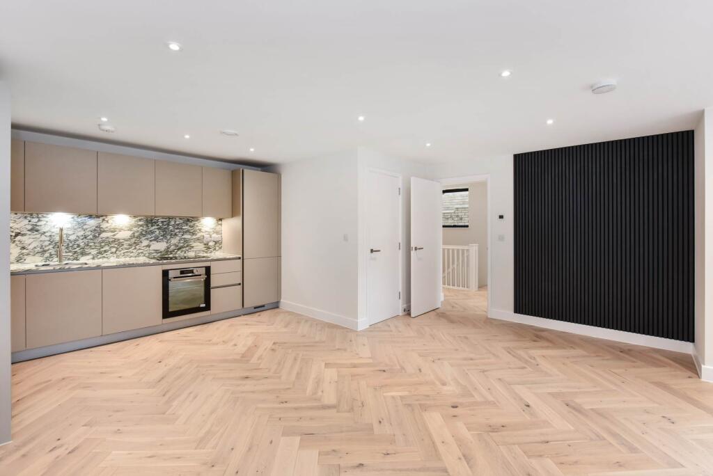 3 bed Apartment for rent in Brentford. From Gardiner Residential - Ealing 3 bed Apartment for rent in Brentford. From Gardiner Residential - Ealing