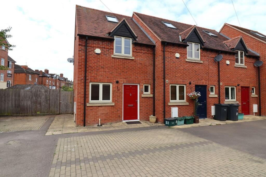 3 bed Not Specified for rent in Gloucester. From Farr & Farr - Gloucester