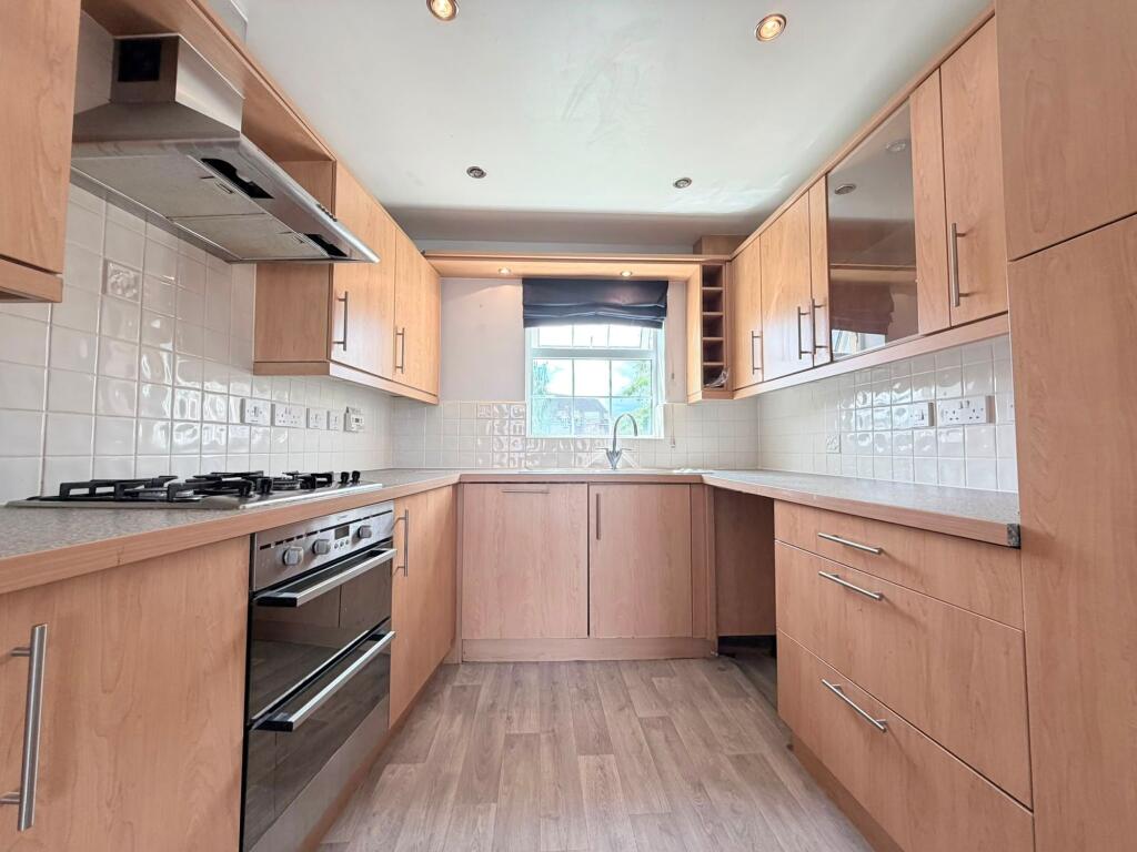 2 bed 1st Floor Flat for rent in Brookthorpe. From Farr & Farr - Gloucester