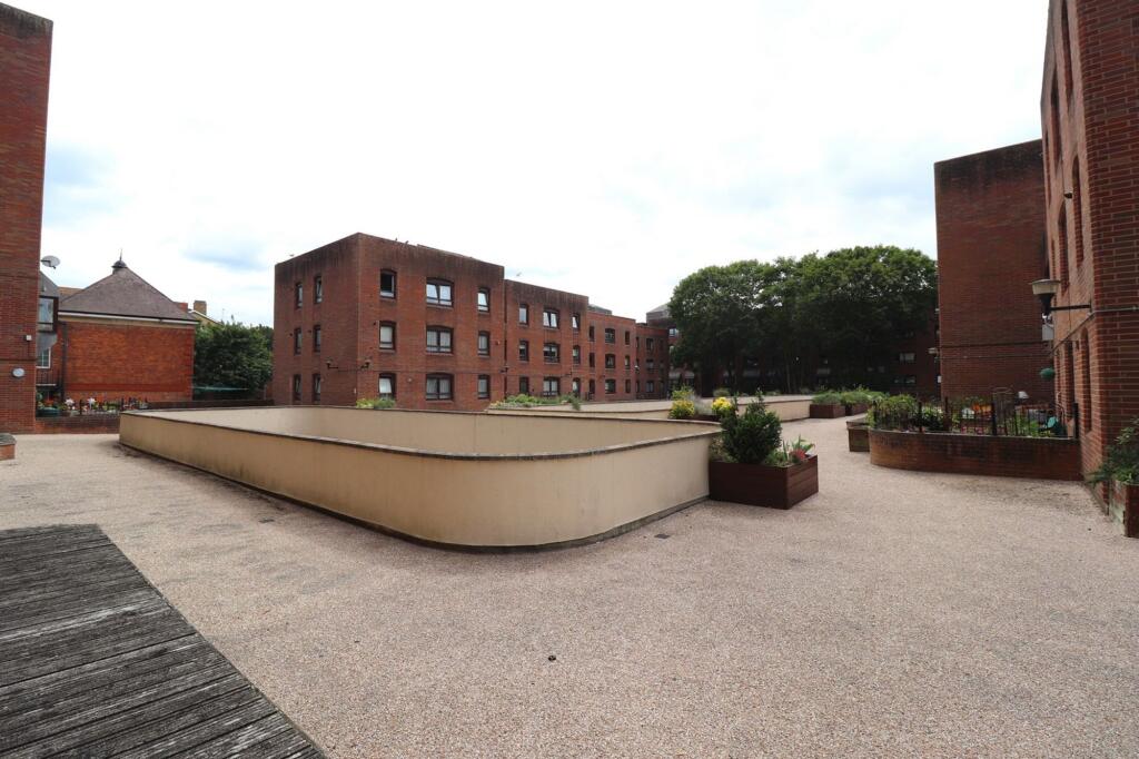 1 bed Not Specified for rent in Gloucester. From Farr & Farr - Gloucester