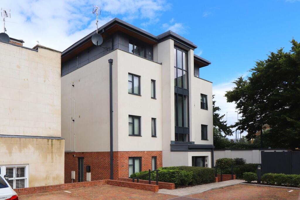2 bed 1st Floor Flat for rent in Gloucester. From Farr & Farr - Gloucester 2 bed 1st Floor Flat for rent in Gloucester. From Farr & Farr - Gloucester