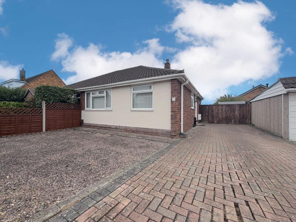 2 bed Semi-detached bungalow for rent in Churchdown. From Farr & Farr - Gloucester