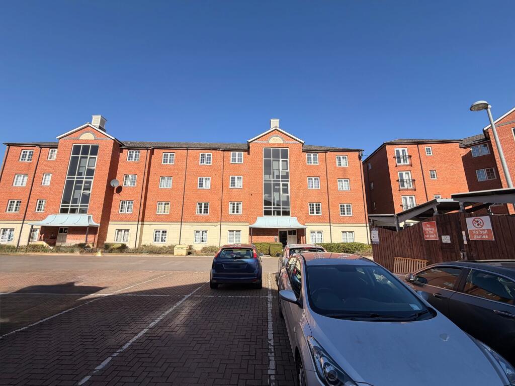 2 bed 1st Floor Flat for rent in Gloucester. From Farr & Farr - Gloucester