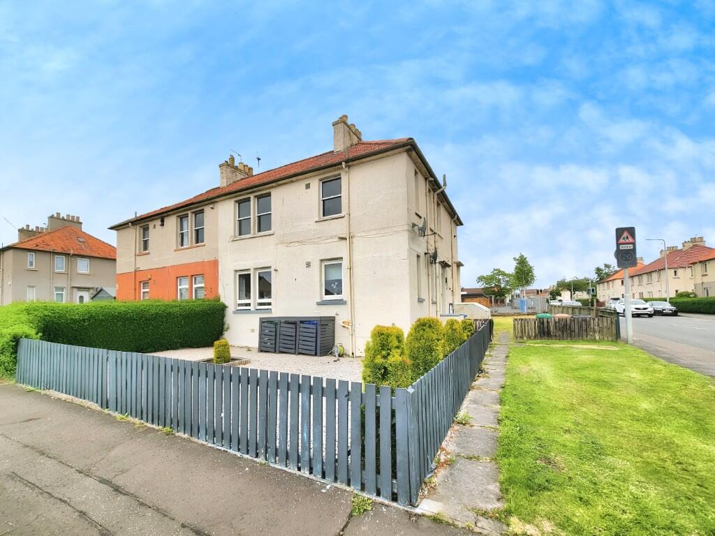 2 bed 1st Floor Flat for rent in Kirkcaldy. From Fife Properties - Leven
