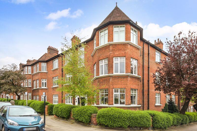 2 bed Apartment for rent in Hampstead. From Foreman King - Farnham Common