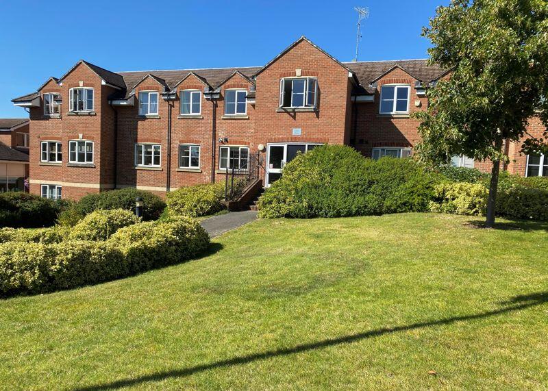 2 bed Apartment for rent in Farnham Common. From Foreman King - Farnham Common