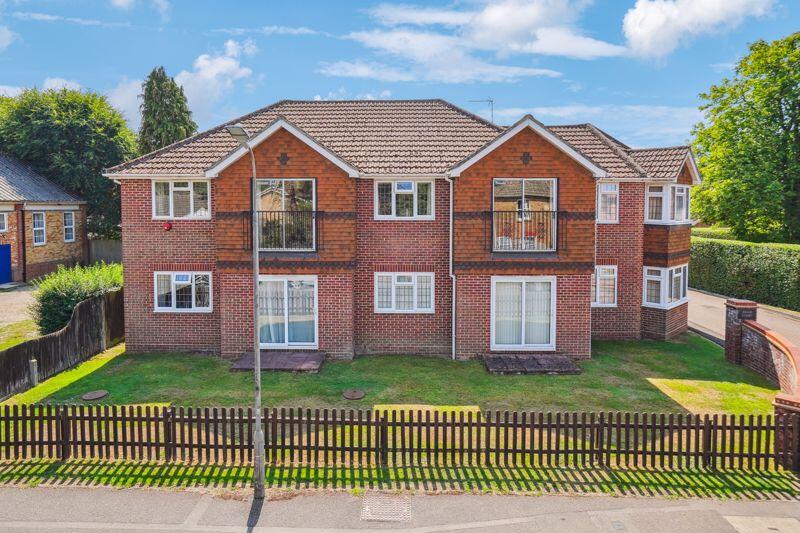 1 bed Apartment for rent in Farnham Common. From Foreman King - Farnham Common